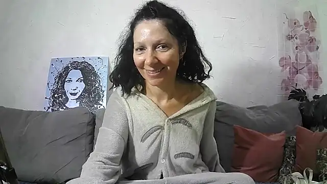 Snapshot of ValleriWind chatting on 04.23.26 ValleriWind online show from 04.23.26