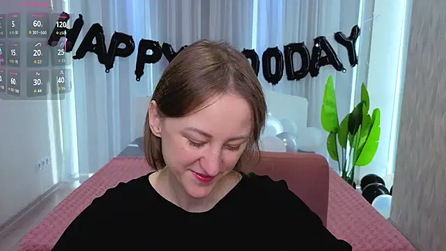 LuluChiiii online show from 10.28.25