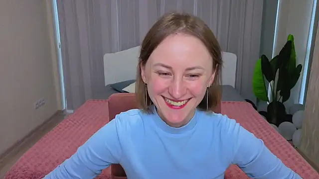 LuluChiiii online show from 11.16.25