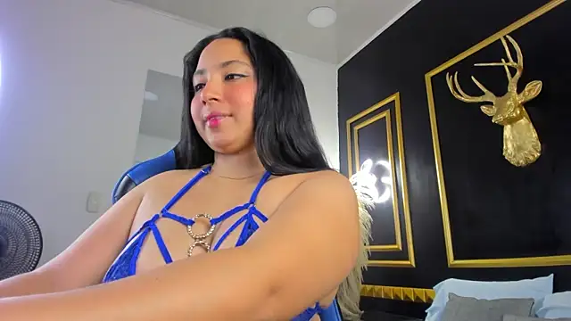 luccia smith online show from 09.10.25