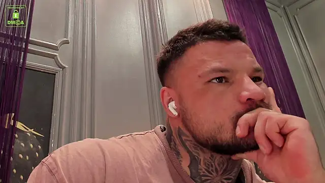 Snapshot of OliverSport chatting on 02.08.26 OliverSport online show from 02.08.26