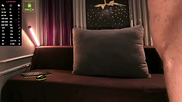 Snapshot of OliverSport chatting on 03.11.26 OliverSport online show from 03.11.26