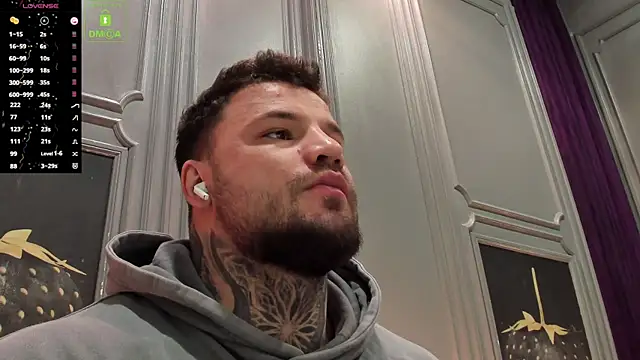 Snapshot of OliverSport chatting on 03.25.26 OliverSport online show from 03.25.26