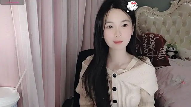 Snapshot of Cand0 chatting on 02.03.26 Cand0 online show from 02.03.26