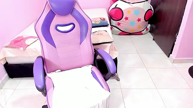 latin doll squirts online show from 10.01.25