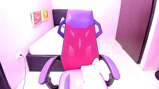 latin doll squirts online show from 10.16.25