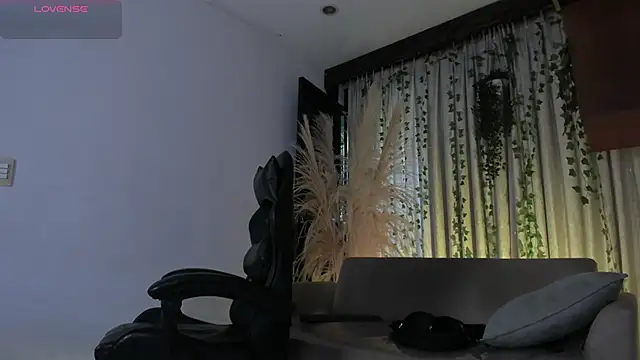 Snapshot of JulienSaint chatting on 05.23.26 JulienSaint online show from 05.23.26