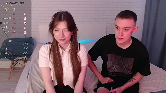 Blushing couple online show from 09.14.25