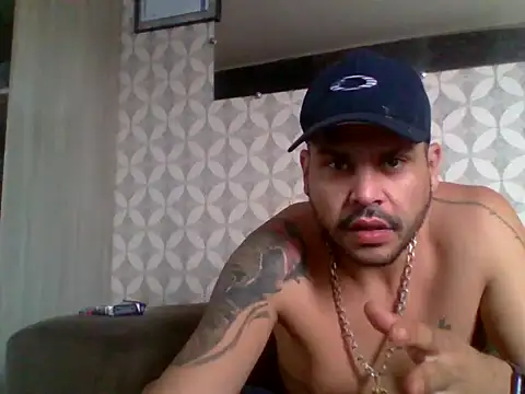 Snapshot of JOAO_PEDRO35 chatting on 11.15.25 JOAO PEDRO35 online show from 11.15.25