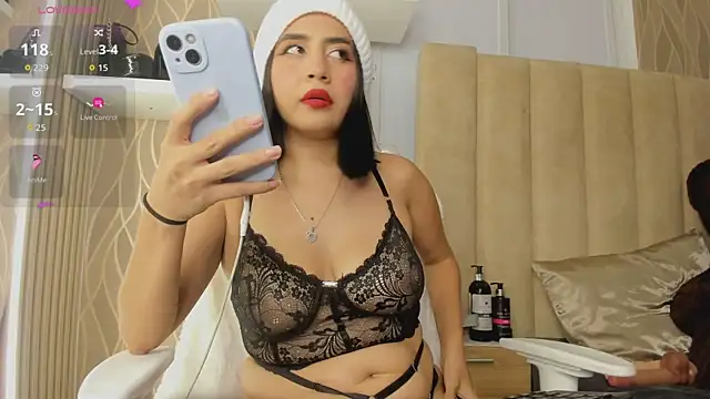 Snapshot of Melani_Rosse chatting on 10.11.25 Melani Rosse online show from 10.11.25