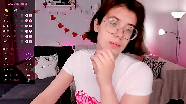 BellaCaress online show from 11.28.25