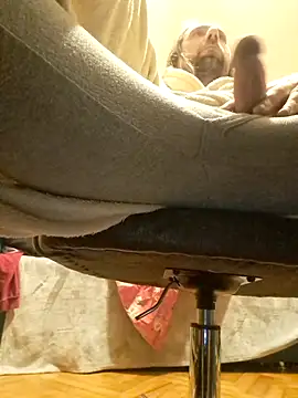 Snapshot of Niptalk84 chatting on 10.29.25 Niptalk84 online show from 10.29.25