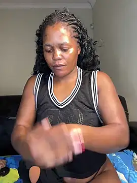 Snapshot of Kikie23 chatting on 04.12.26 Kikie23 online show from 04.12.26