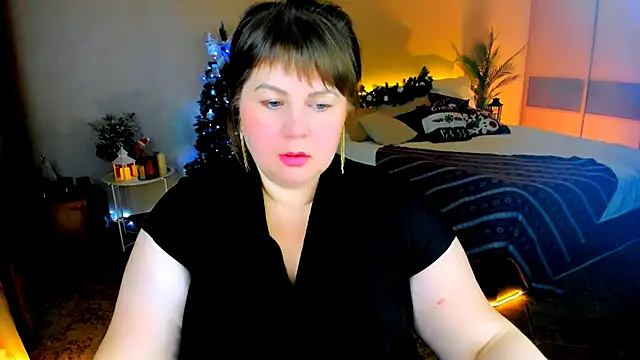 CrystaalStaar online show from 12.13.25