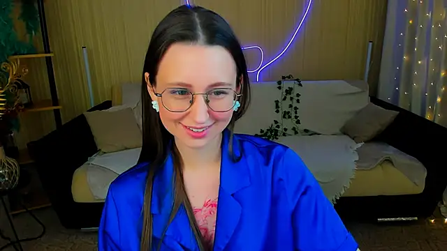 YourLovellyStory online show from 02.08.26