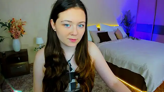 AlluringLookk online show from 10.10.25