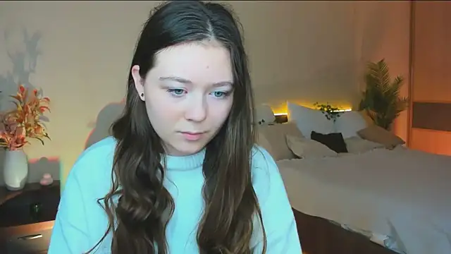 AlluringLookk online show from 10.18.25