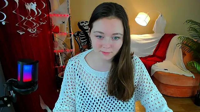 AlluringLookk online show from 11.03.25