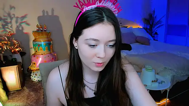 AlluringLookk online show from 11.27.25