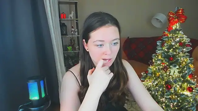 AlluringLookk online show from 12.20.25