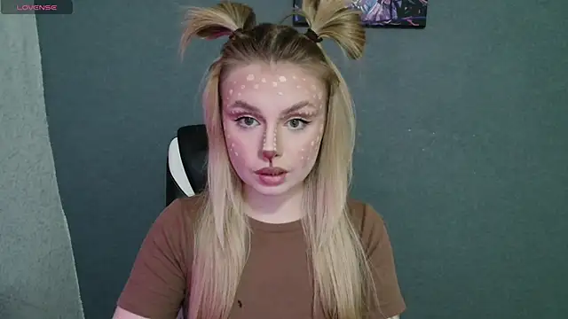 AngelicaHollywood online show from 10.31.25