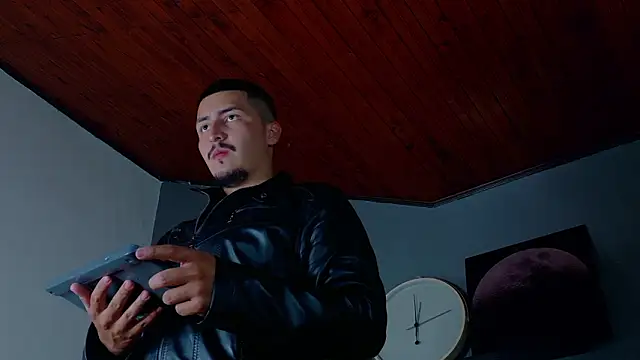 MrFox   online show from 02.25.26