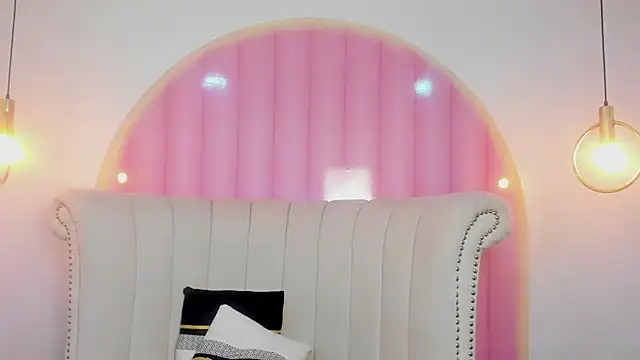 Emilia Bons online show from 01.08.26