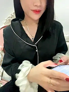 Snapshot of Beiiu_18 chatting on 09.21.25 Beiiu 18 online show from 09.21.25