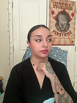 Snapshot of CharmingMaddie chatting on 02.10.26 CharmingMaddie online show from 02.10.26