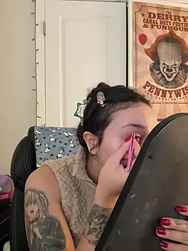 Snapshot of CharmingMaddie chatting on 02.17.26 CharmingMaddie online show from 02.17.26