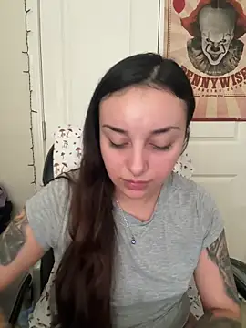 Snapshot of CharmingMaddie chatting on 02.25.26 CharmingMaddie online show from 02.25.26