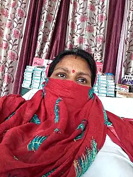 Snapshot of Love-pari077 chatting on 04.13.26 Love-pari077 online show from 04.13.26
