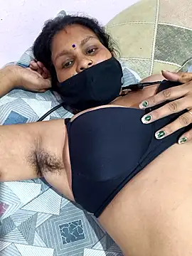 Snapshot of Love-pari077 chatting on 04.17.26 Love-pari077 online show from 04.17.26