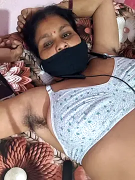 Snapshot of Love-pari077 chatting on 04.23.26 Love-pari077 online show from 04.23.26