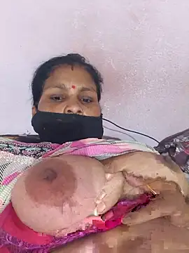Snapshot of Love-pari077 chatting on 05.19.26 Love-pari077 online show from 05.19.26