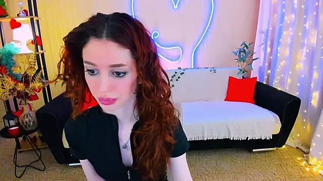 Snapshot of ChristinaConteeree chatting on 04.27.26 ChristinaConteeree online show from 04.27.26
