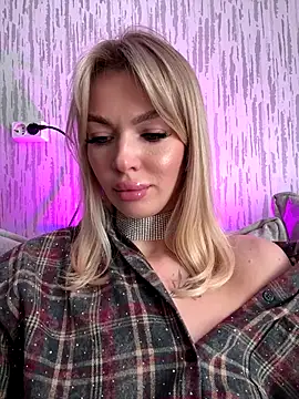 miss veroNika online show from 10.18.25