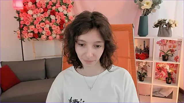 Snapshot of EmmanuellBrown chatting on 02.15.26 EmmanuellBrown online show from 02.15.26