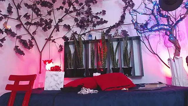 lola foox online show from 10.31.25