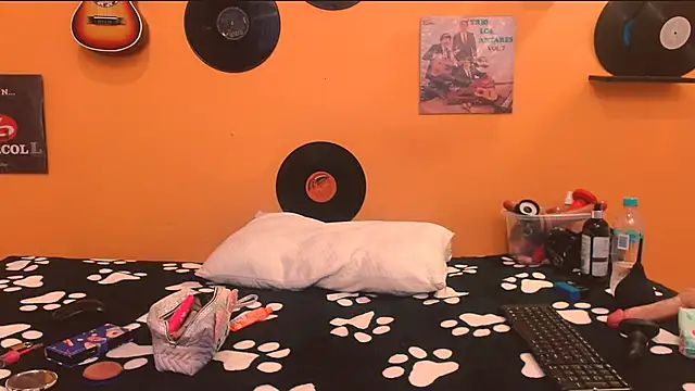 meisevil77 online show from 12.20.25