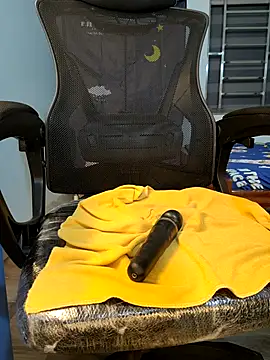 Snapshot of Bee_sweet chatting on 12.01.25 Bee sweet online show from 12.01.25