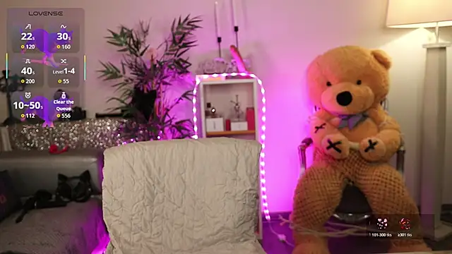 Snapshot of NovaHollisx chatting on 02.04.26 NovaHollisx online show from 02.04.26