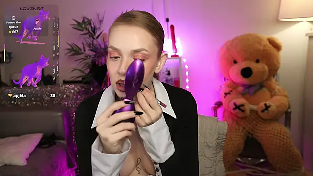 Snapshot of NovaHollisx chatting on 02.19.26 NovaHollisx online show from 02.19.26