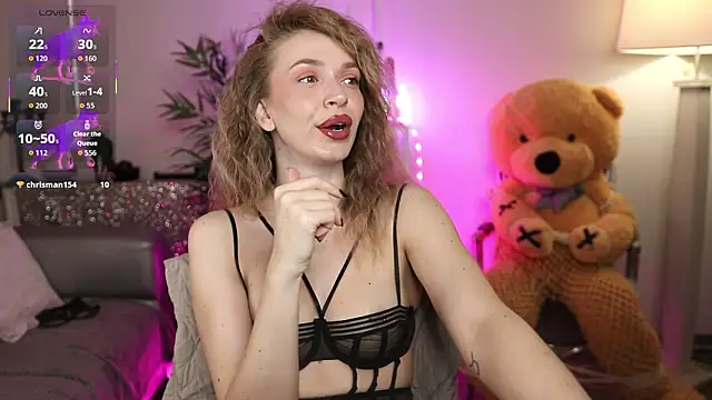 Snapshot of NovaHollisx chatting on 03.01.26 NovaHollisx online show from 03.01.26