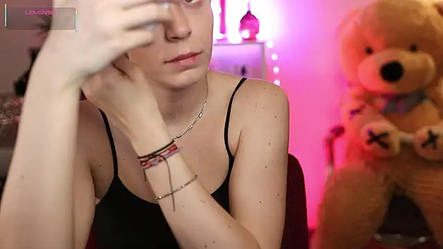 NovaHollisx online show from 03.30.26