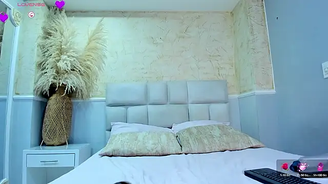 Snapshot of CristineCaru chatting on 02.05.26 CristineCaru online show from 02.05.26