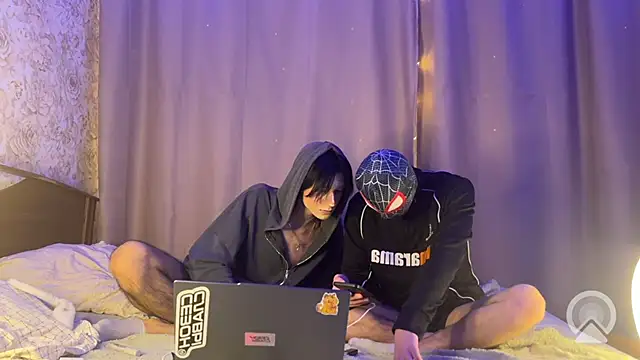 Snapshot of NikGive chatting on 01.15.26 NikGive online show from 01.15.26