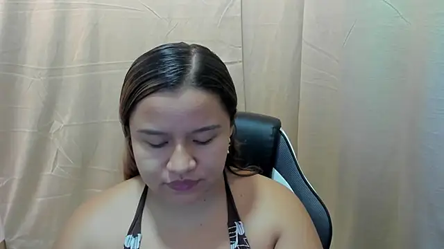 Snapshot of ElaBourn_ chatting on 05.08.26 ElaBourn online show from 05.08.26