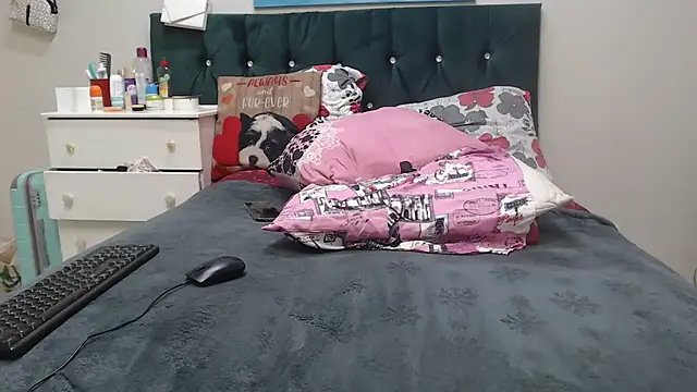 Snapshot of chockclitx5 chatting on 12.14.25 chockclitx5 online show from 12.14.25