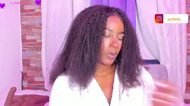 Brandy brown  online show from 02.06.26
